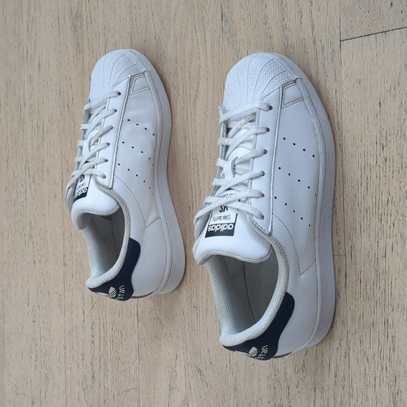 Adidas 2020 Superstan White/Navy Sneakers WM5/M4 - Picture 3 of 8